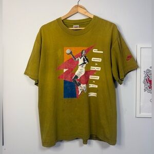 Rare Nike Jordan Graphic T-Shirt in Olive Green Large Grey Tag 80’s